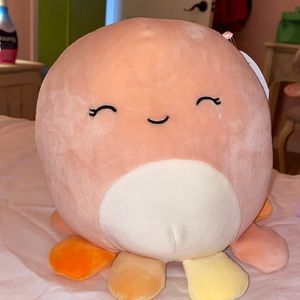 Melina the octopus squishmallow